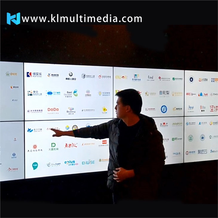 Muro Interactivo de Exposición